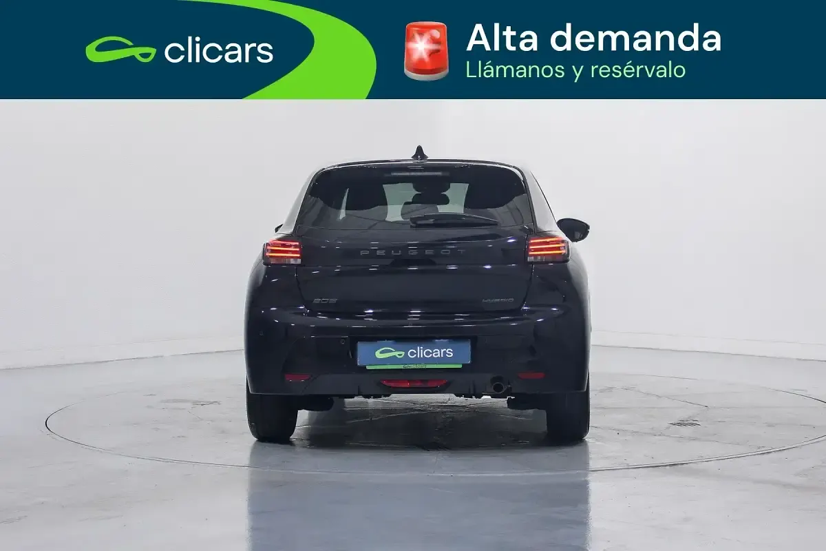 Usado Peugeot 208 Allure 110 CV (80 kW) 2025 Negro Utilitario
