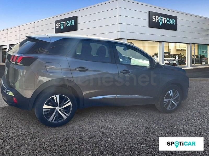 Usado Peugeot 3008 Allure 130 CV (95 kW) 2023 Gris / plata SUV
