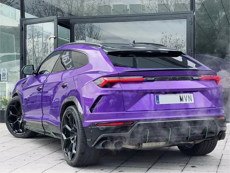Usado Lamborghini Urus 666 CV (489 kW) 2019 Violeta / lila SUV