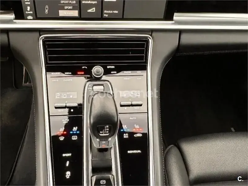 Usado Porsche Panamera Edition 300 CV (220 kW) 2017 Gris / plata Berlina