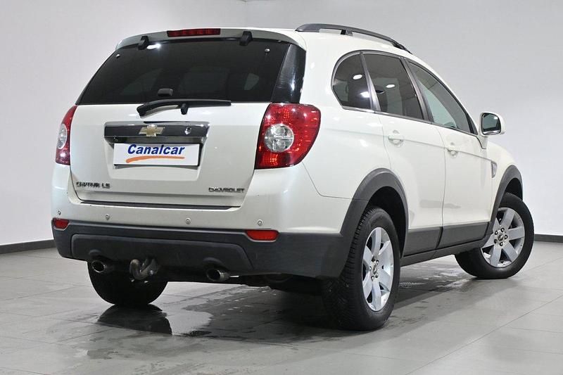 Usado Chevrolet Captiva LT 150 CV (110 kW) 2010 Blanco SUV