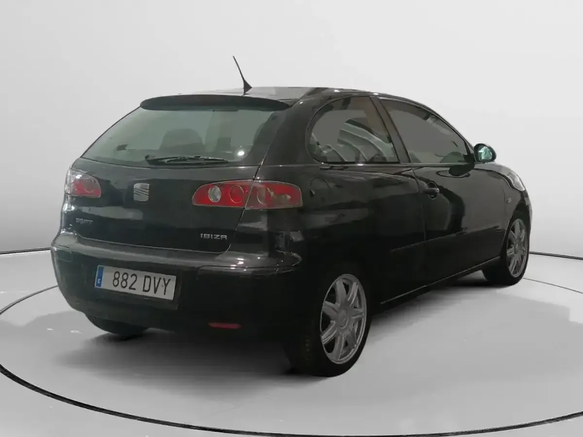 Usado Seat Ibiza Stylance 75 CV (55 kW) 2006 Negro Utilitario