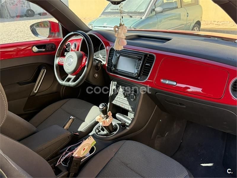 Usado VW Beetle Design 105 CV (77 kW) 2012 Rojo Utilitario