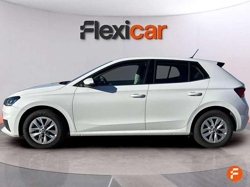 Usado Skoda Fabia Ambition 95 CV (69 kW) 2022 Blanco Utilitario