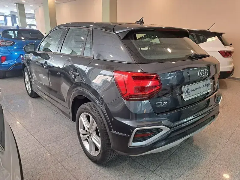 Usado Audi Q2 150 CV (110 kW) 2021 Gris / plata SUV