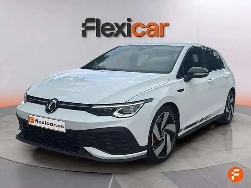 Usado VW Golf VIII GTI 302 CV (222 kW) 2022 Blanco Utilitario