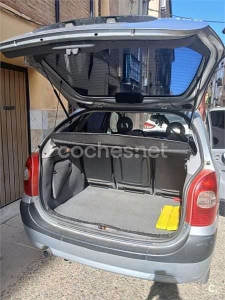 Usado Citroën Xsara Picasso 90 CV (66 kW) 2005 Gris / plata Monovolumen