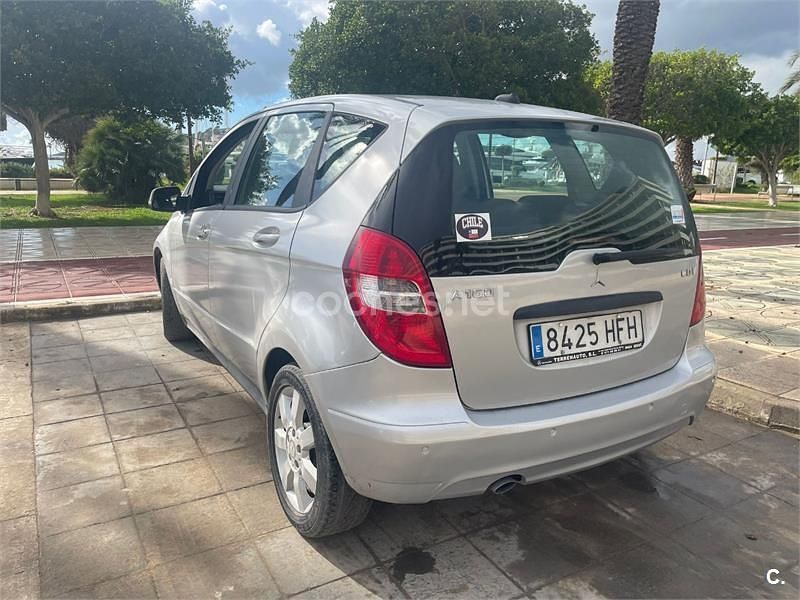 Usado Mercedes A160 82 CV (60 kW) 2011 Gris / plata Monovolumen