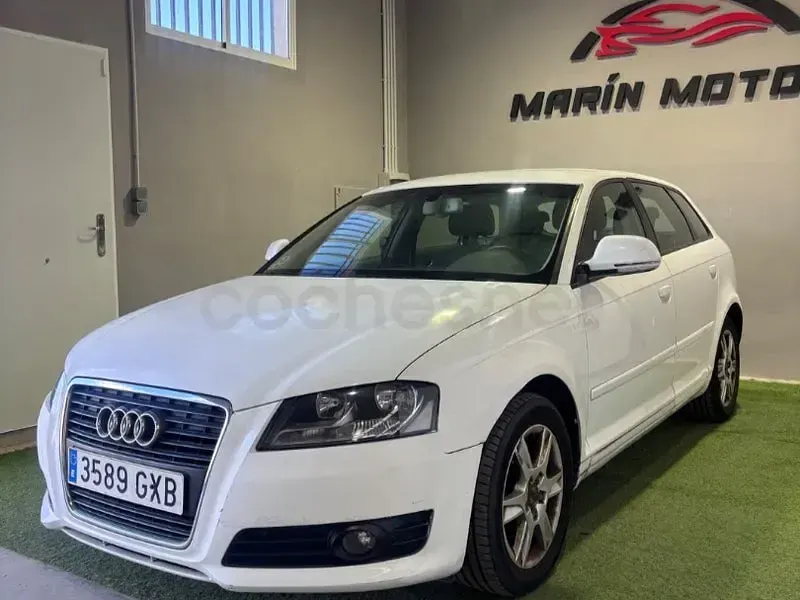 Usado Audi A3 Attraction 105 CV (77 kW) 2010 Blanco Utilitario
