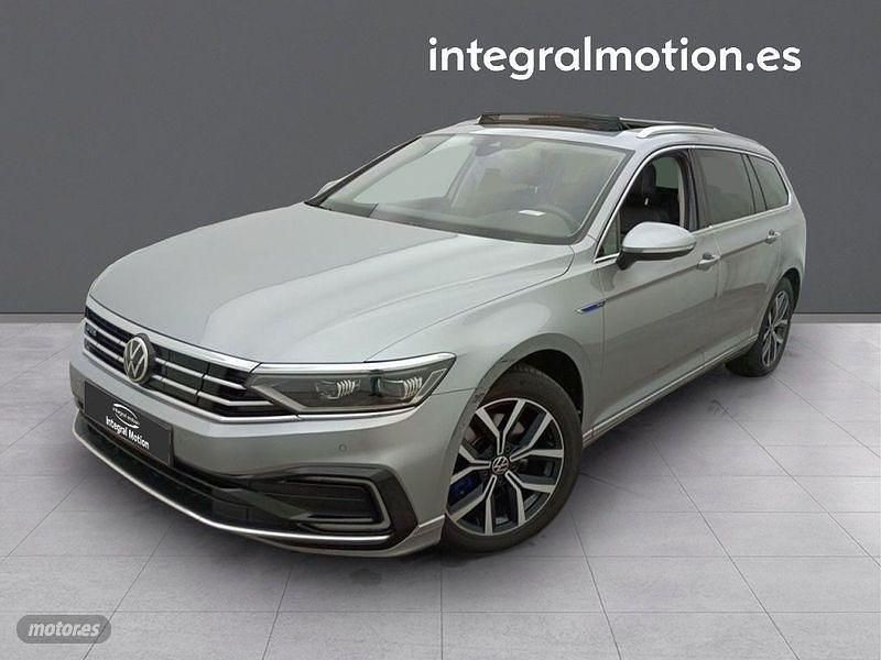 Gris Usado 2021 VW Passat GTE Familiar | 25.500 € - Imagen 1/4