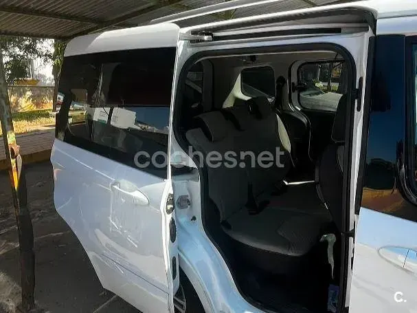 Usado Ford Tourneo Courier Titanium 100 CV (73 kW) 2015 Blanco Monovolumen