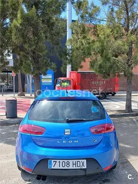 Usado Seat Leon FR 170 CV (125 kW) 2011 Azul Utilitario