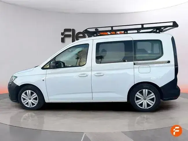 Usado VW Caddy 122 CV (89 kW) 2021 Blanco Monovolumen