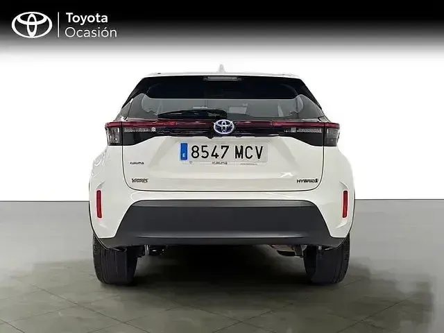 Usado Toyota Yaris Hybrid Active 116 CV (85 kW) 2022 Blanco Pickup/Camioneta