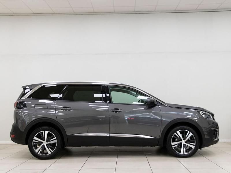 Usado Peugeot 5008 Allure 130 CV (95 kW) 2017 Gris SUV
