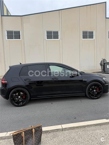 Usado VW Golf VII GTD 184 CV (135 kW) 2016 Negro Familiar
