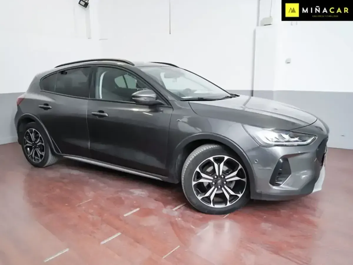 Usado Ford Focus Active 155 CV (114 kW) 2023 Gris