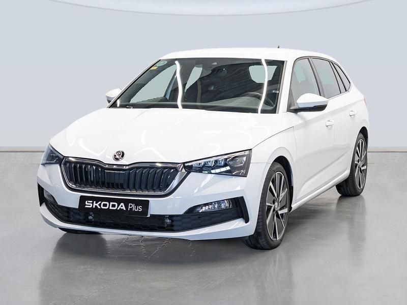 Blanco Usado 2020 Skoda Scala Sport Utilitario | 19.500 € (Precio justo) - Imagen 1/4