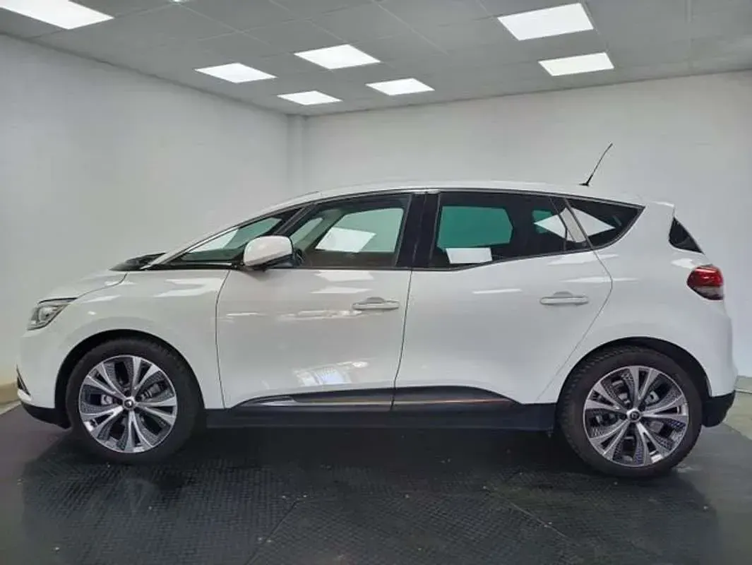 Usado Renault Scénic IV Intens 111 CV (81 kW) 2018 Blanco Monovolumen