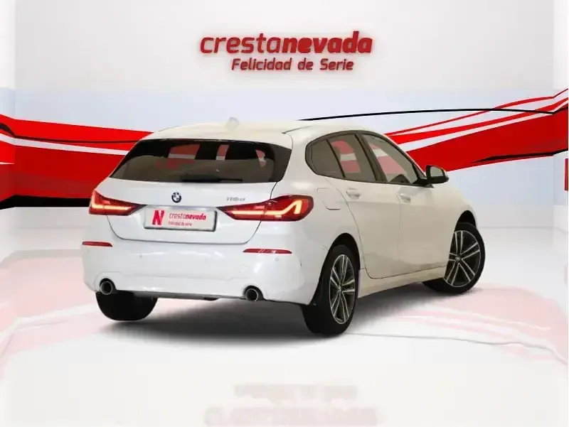 Usado BMW 118 Comfort Edition 150 CV (110 kW) 2022 Gris Utilitario