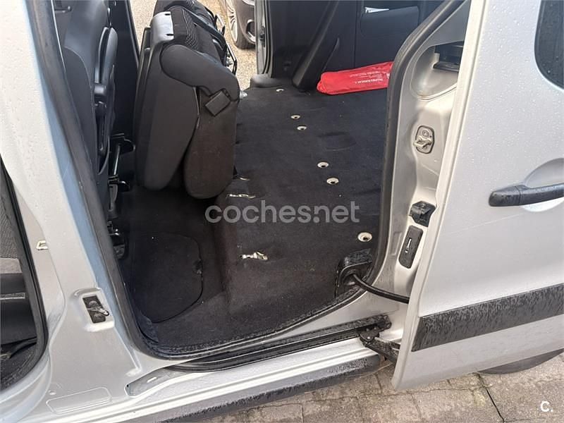 Usado Peugeot Partner Tepee 100 CV (73 kW) 2016 Gris / plata Monovolumen
