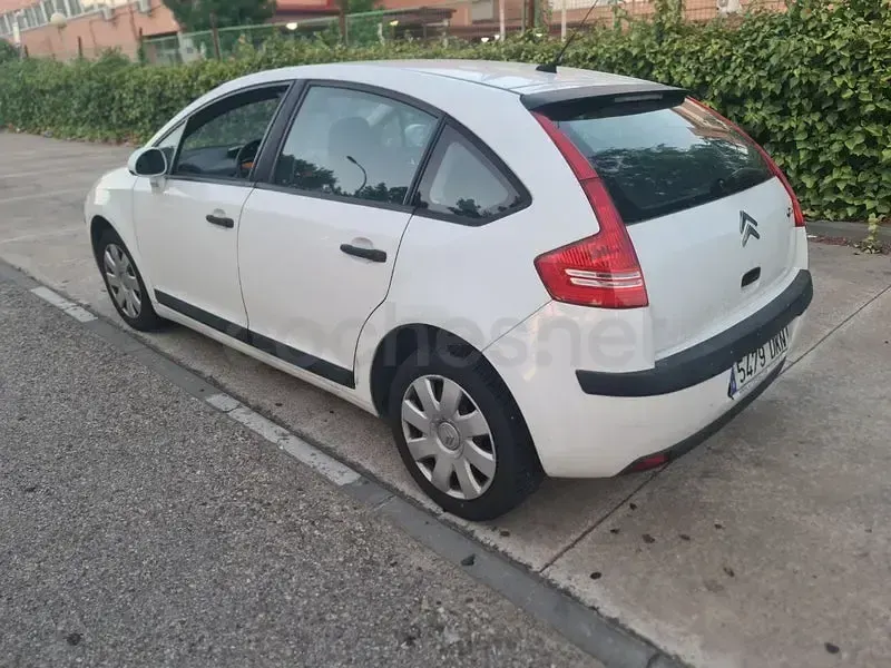 Usado Citroën C4 Exclusive 110 CV (80 kW) 2005 Blanco Berlina