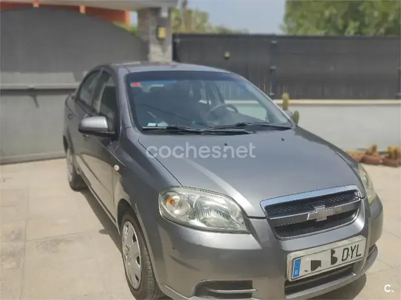 Usado Chevrolet Aveo LS 94 CV (69 kW) 2006 Gris / plata Berlina