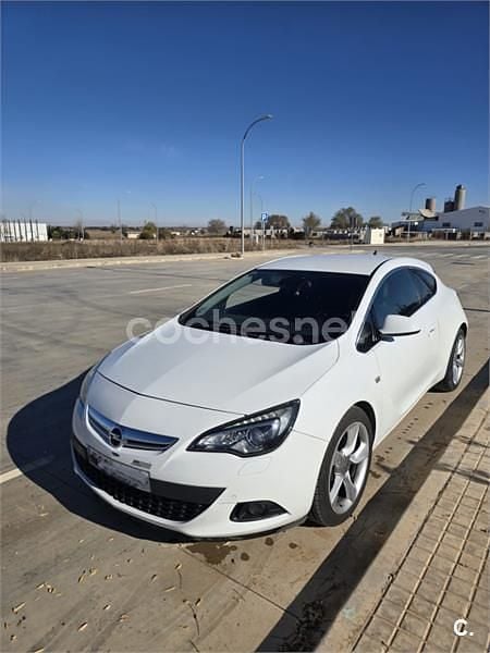 Usado Opel Astra GTC Sportive 165 CV (121 kW) 2012 Blanco Berlina