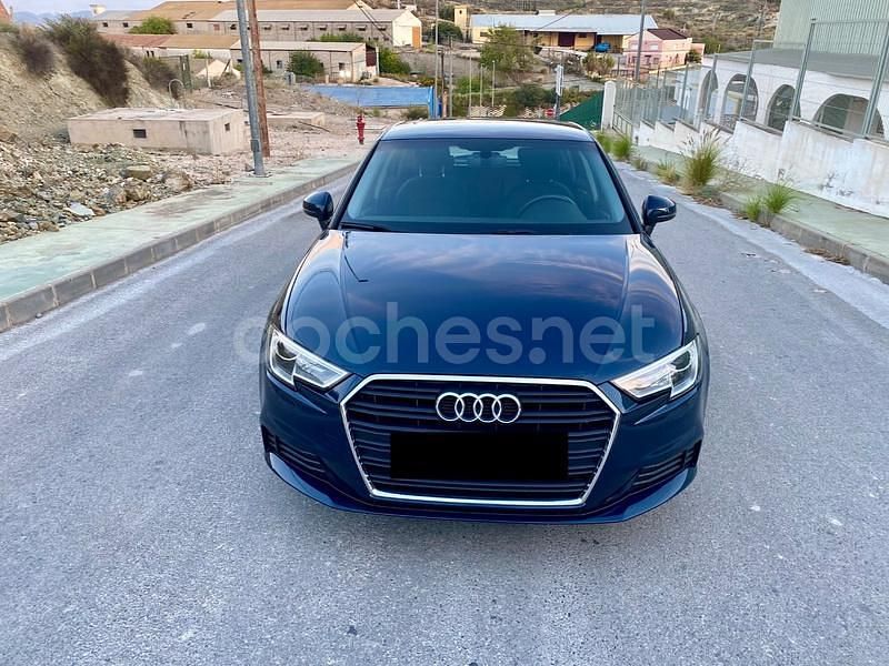Usado Audi A3 Sport 116 CV (85 kW) 2018 Azul Berlina