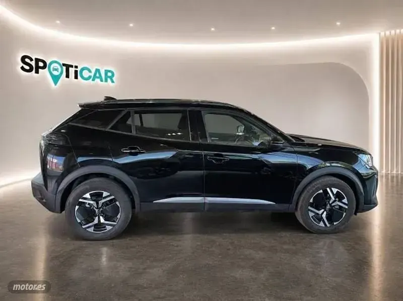 Usado Peugeot 2008 Allure 100 CV (73 kW) 2023 Negro SUV