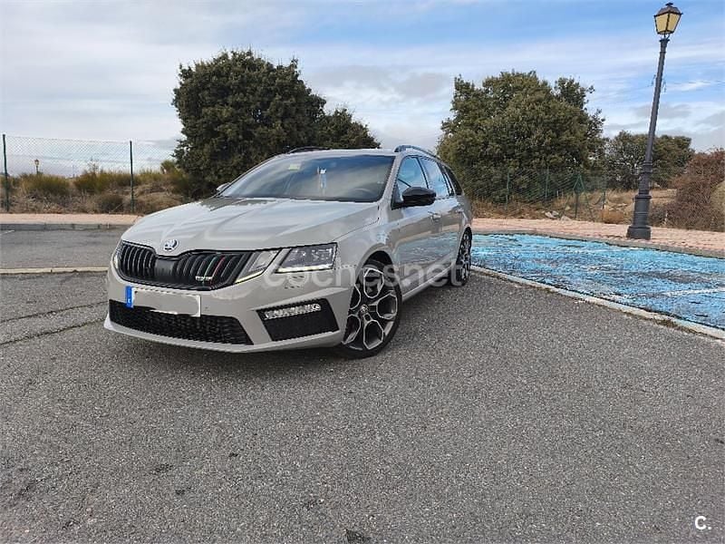 Usado Skoda Octavia RS 184 CV (135 kW) 2017 Gris / plata Familiar