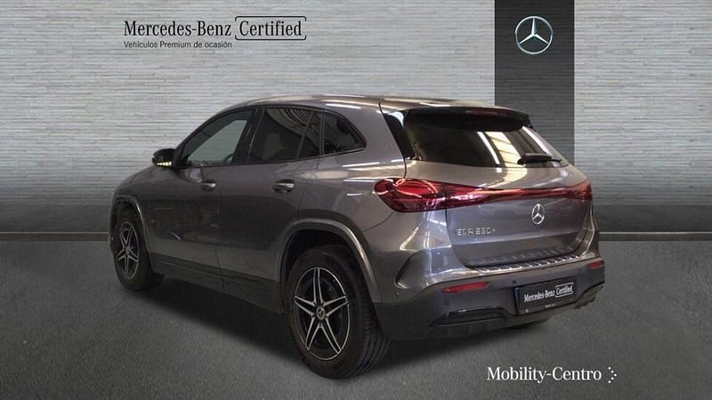 Usado Mercedes EQA250+ AMG line 139 kW (190 CV) 2024 Mountaingrau  met. SUV