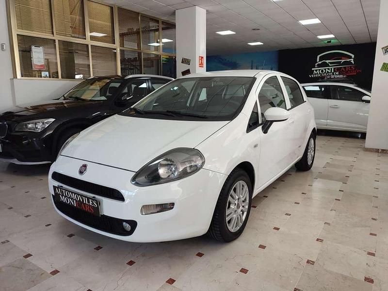 Usado Fiat Punto Pop 69 CV (50 kW) 2016 Blanco Utilitario