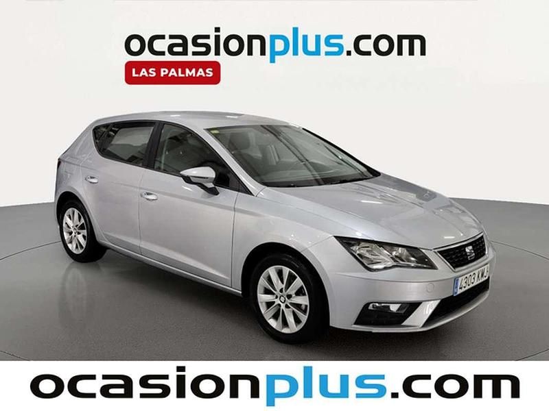 Usado Seat Leon Style 110 CV (80 kW) 2018 Plateado Utilitario