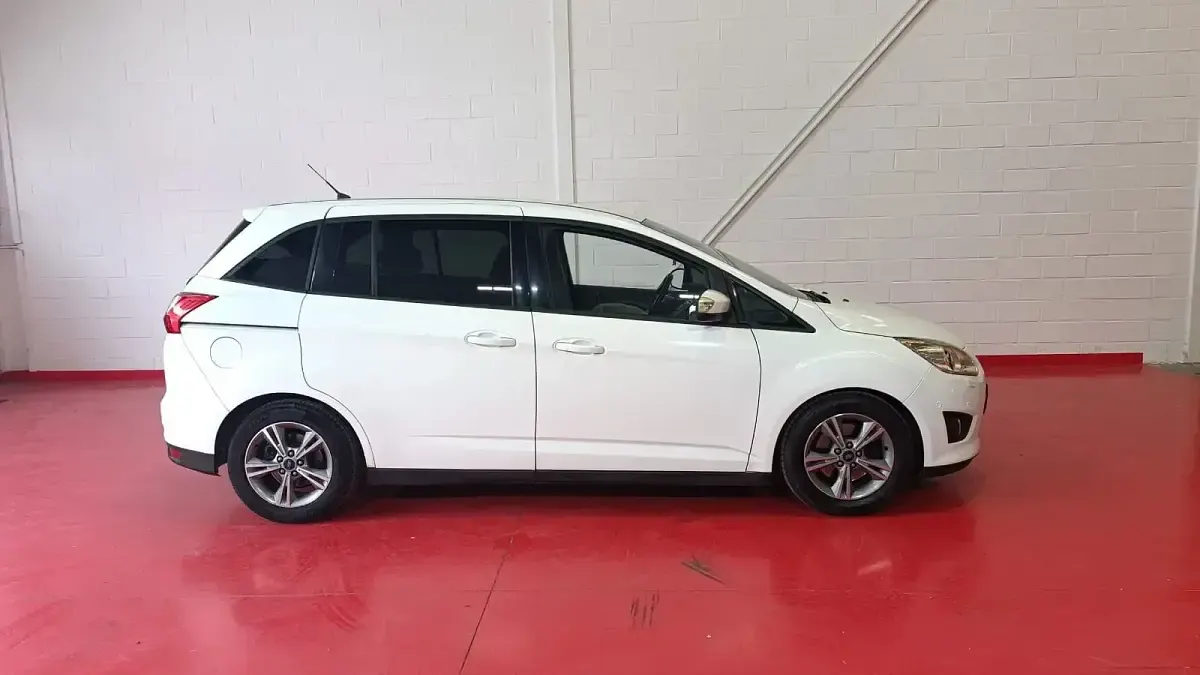 Usado Ford C-MAX Trend+ 125 CV (91 kW) 2015 Blanco Monovolumen