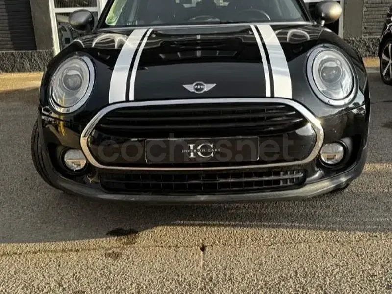 Usado Mini Cooper D Clubman 150 CV (110 kW) 2019 Negro Familiar