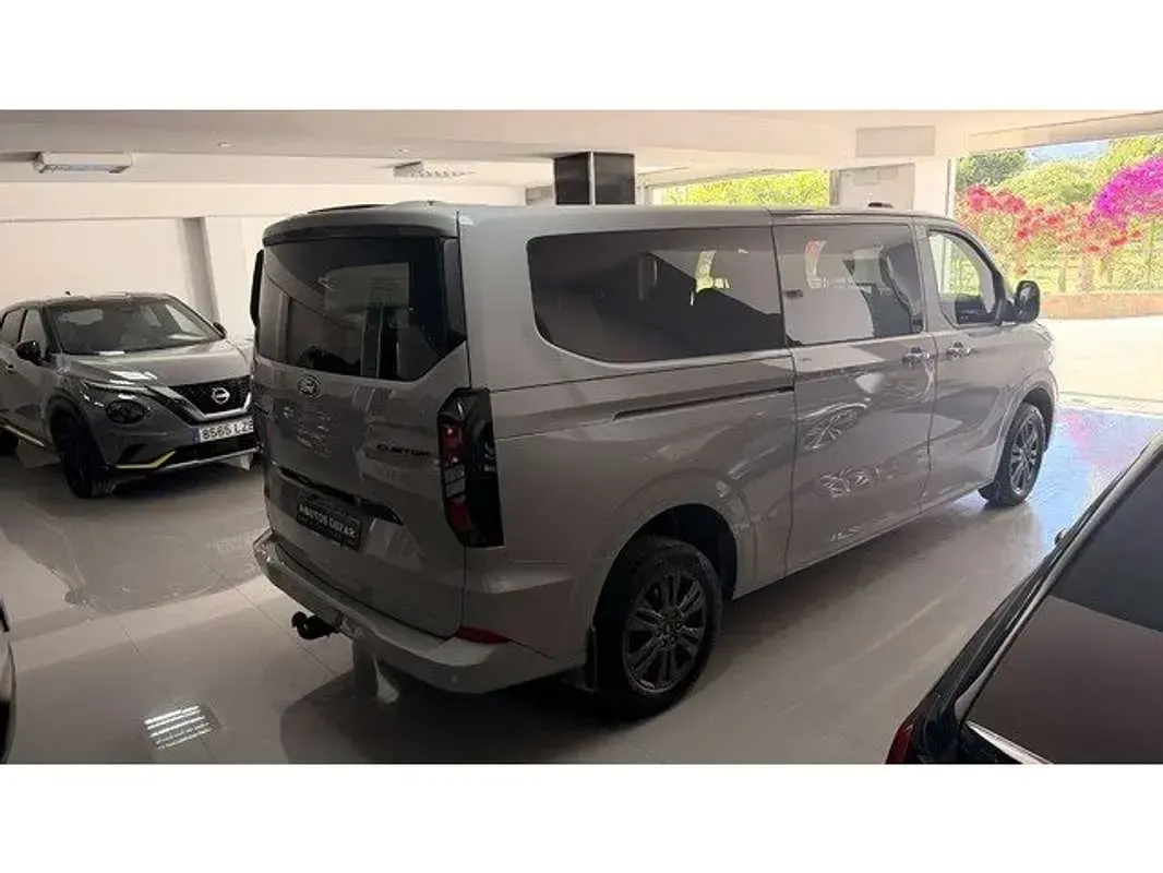 Usado Ford Transit Custom Limited 150 CV (110 kW) 2025 Gris Familiar