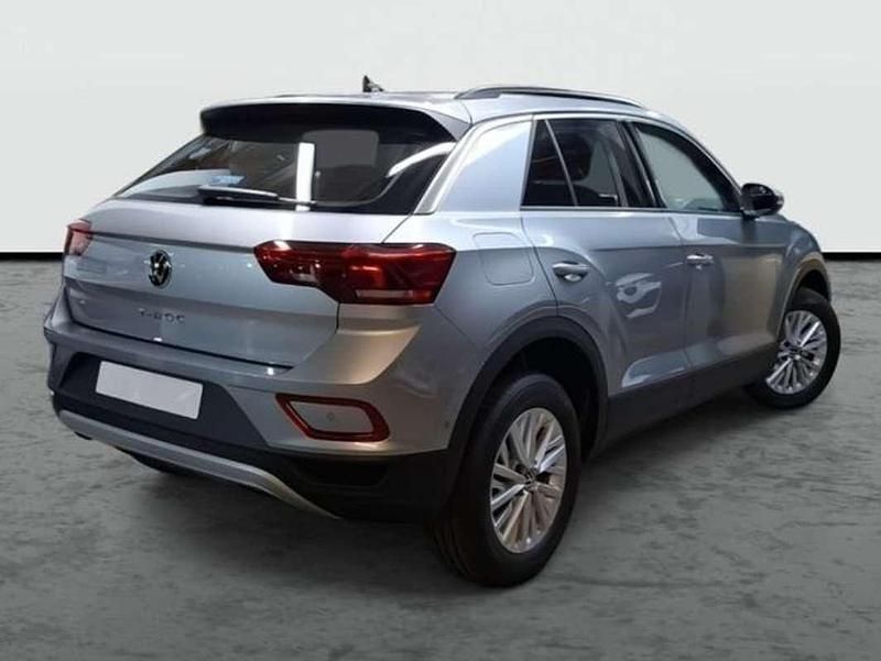 Usado VW T-Roc 110 CV (80 kW) 2023 Plateado SUV