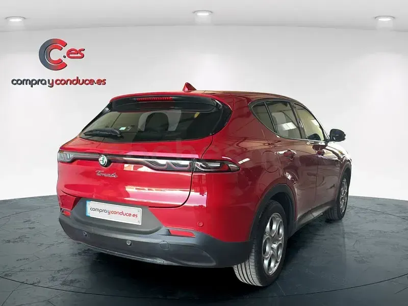 Usado Alfa Romeo Tonale Sprint 130 CV (95 kW) 2022 Rojo SUV
