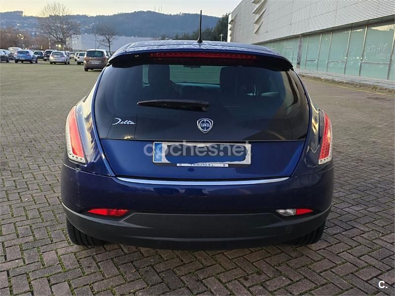 Usado Lancia Delta 150 CV (110 kW) 2011 Azul Utilitario
