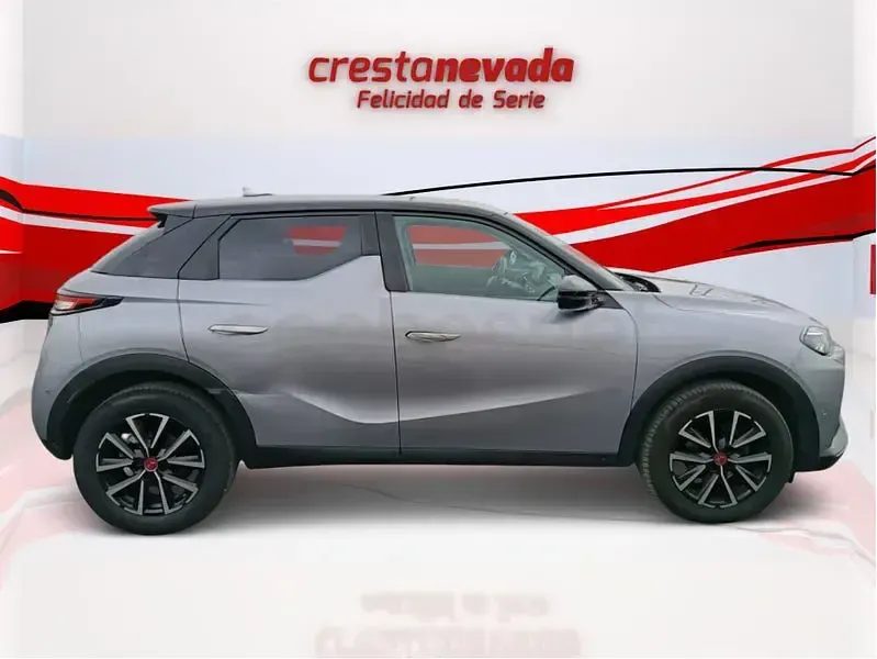 Usado DS Automobiles DS3 Crossback Performance 130 CV (95 kW) 2023 Gris / plata SUV