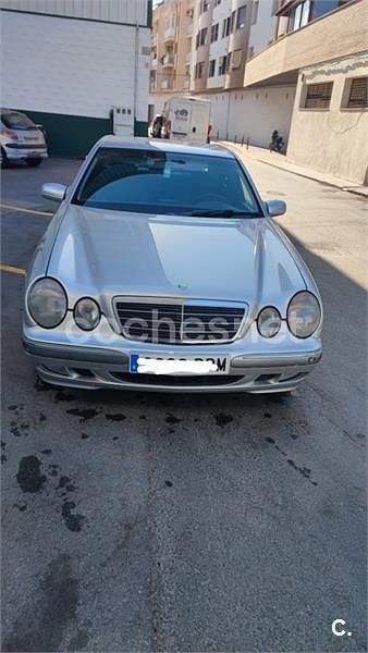 Gris / plata Usado 2001 Mercedes E240 Elegance Berlina | 3500 € - Imagen 1/4