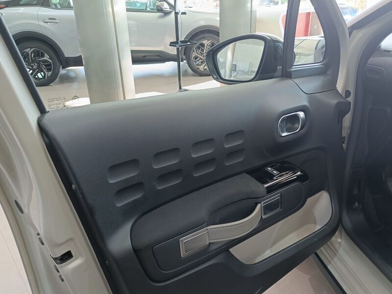 Beige Usado 2019 Citroën C3 PureTech Utilitario | 11.900 € (Un poco caro) - Imagen 1/4