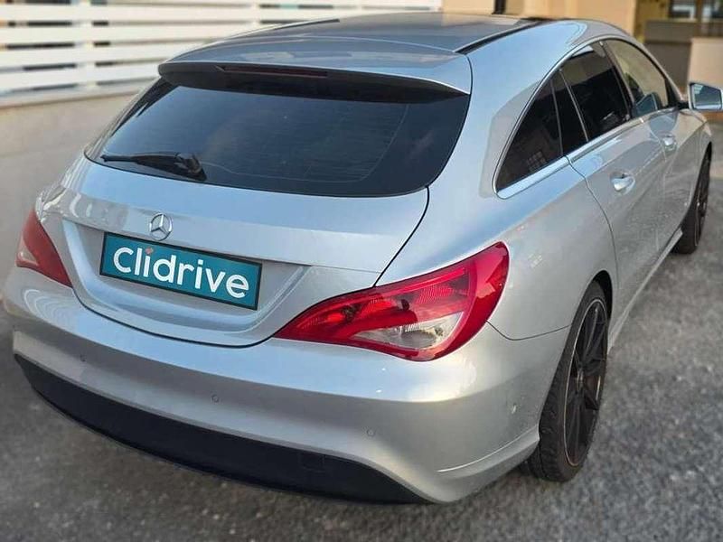 Usado Mercedes CLA200 Shooting Brake Urban 136 CV (100 kW) 2015 Gris Familiar
