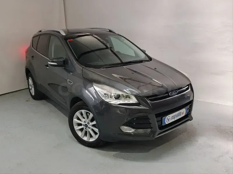 Usado Ford Kuga Titanium 150 CV (110 kW) 2015 Gris / plata SUV