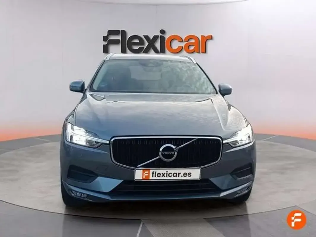 Usado Volvo XC60 Momentum 211 CV (155 kW) 2020 Gris SUV
