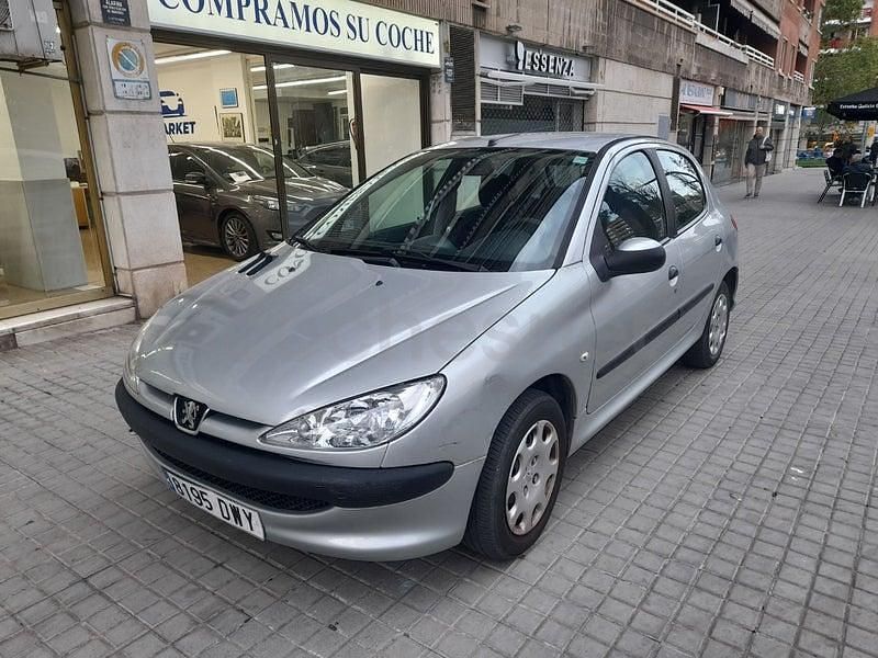 Usado Peugeot 206 70 CV (51 kW) 2006 Gris / plata Berlina