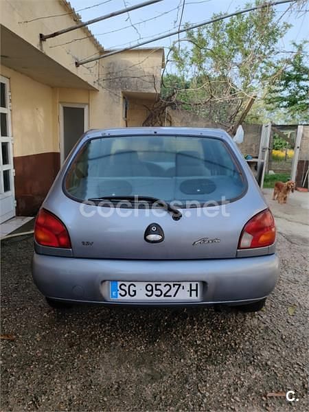 Usado Ford Fiesta 60 CV (44 kW) 1997 Azul Utilitario