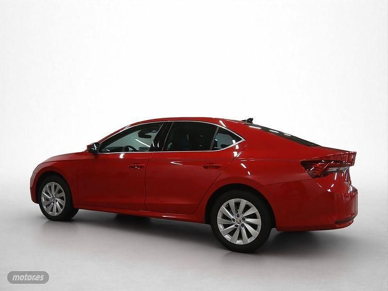 Usado Skoda Octavia 116 CV (85 kW) 2025 Rojo