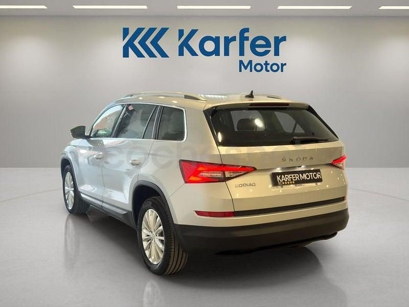 Usado Skoda Kodiaq Style 150 CV (110 kW) 2021 Gris / plata SUV